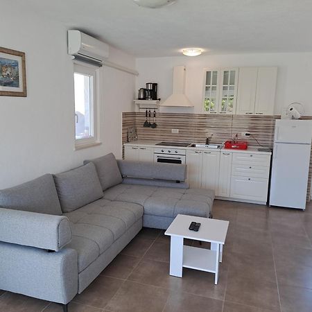 Nane Garden House With Heated Pool Villa Mirce Exteriör bild