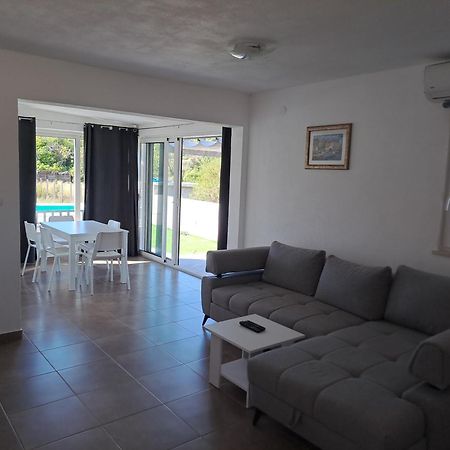 Nane Garden House With Heated Pool Villa Mirce Exteriör bild