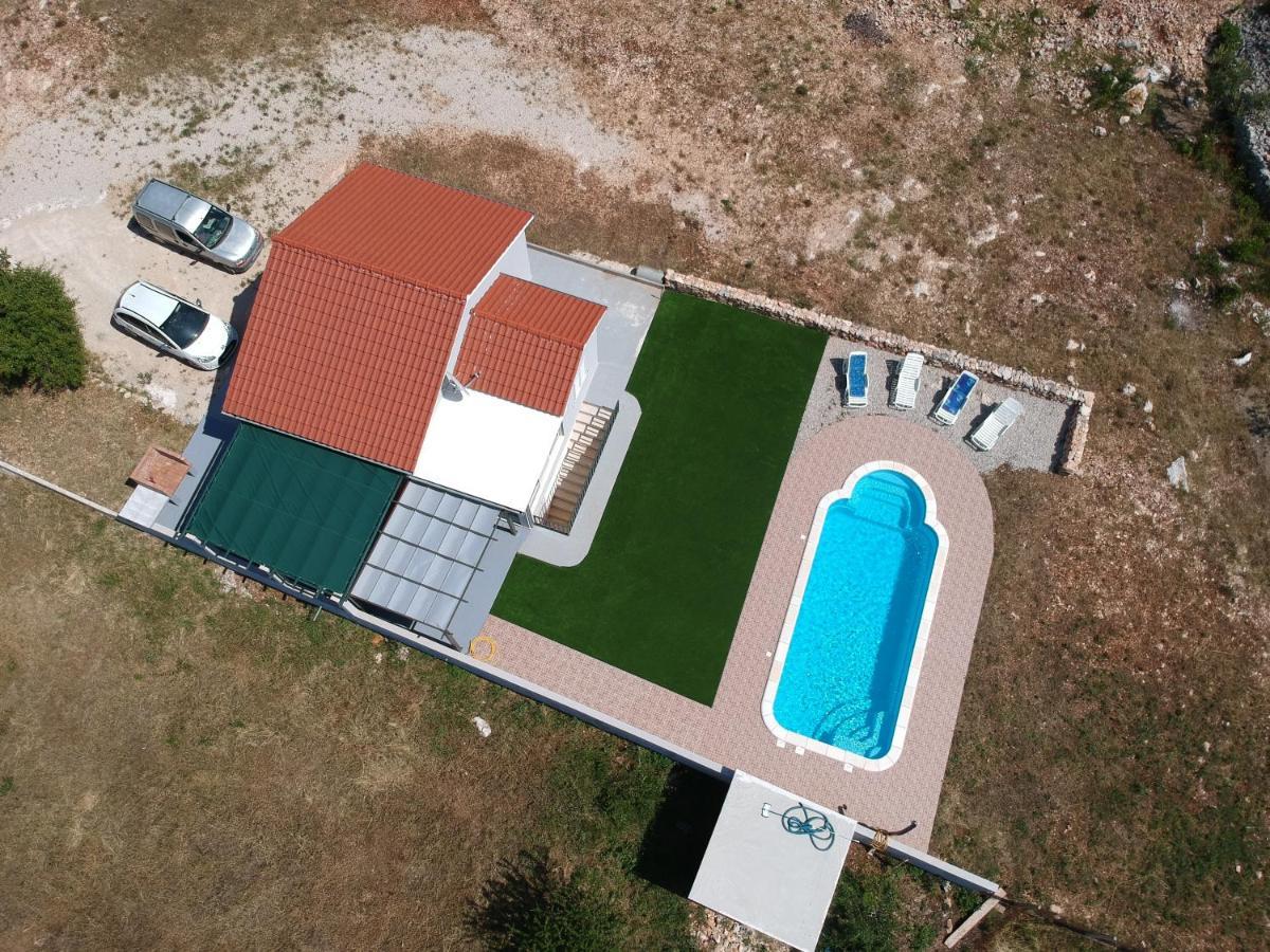 Nane Garden House With Heated Pool Villa Mirce Exteriör bild