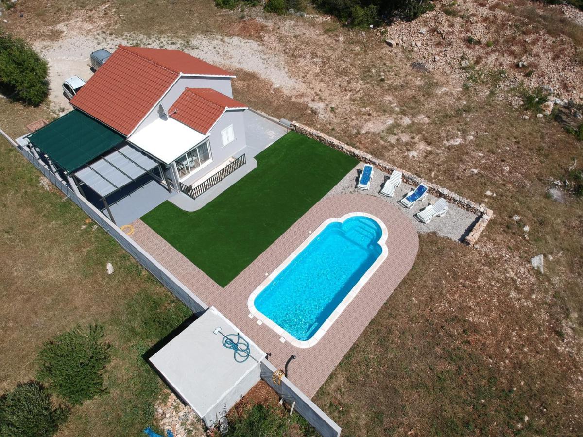 Nane Garden House With Heated Pool Villa Mirce Exteriör bild