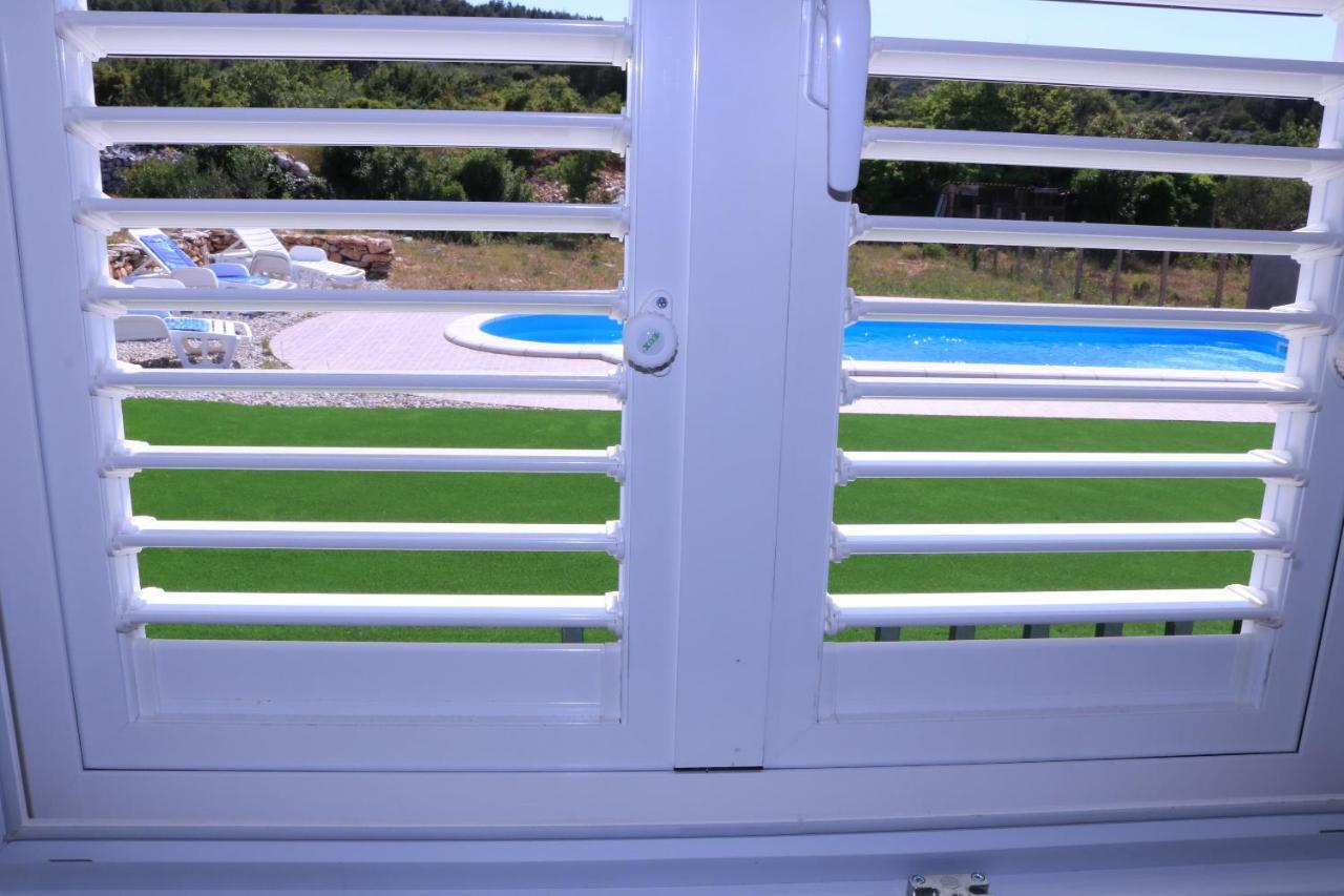 Nane Garden House With Heated Pool Villa Mirce Exteriör bild