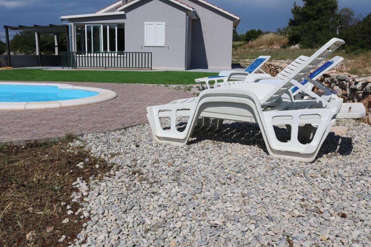 Nane Garden House With Heated Pool Villa Mirce Exteriör bild
