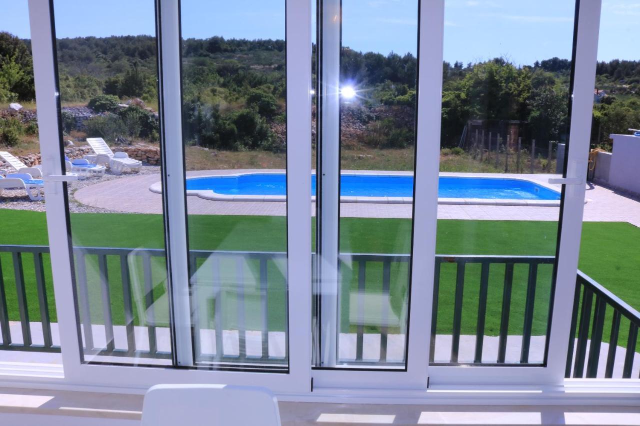 Nane Garden House With Heated Pool Villa Mirce Exteriör bild